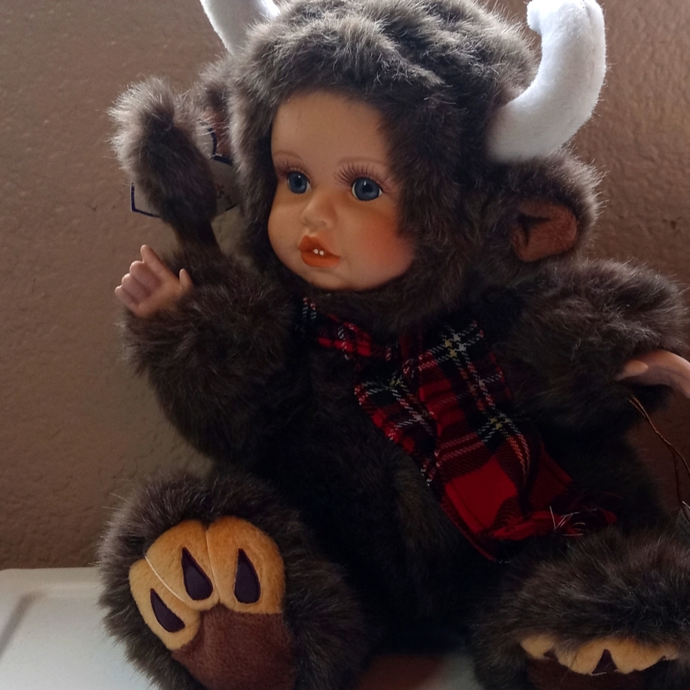 CUDDLE KIDS COLLECTABLE